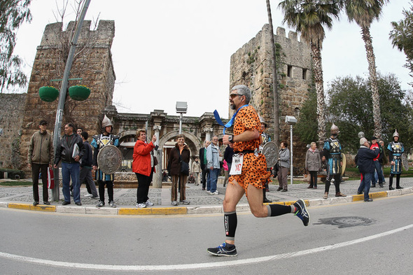 Antalya Kalesi Hadrian kapısı önü. F: runnersWorld.de Norbert Wilhelmi